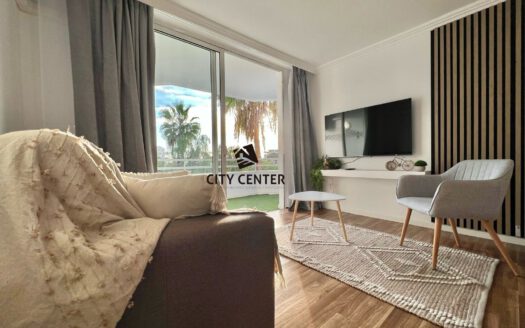 CONFORTABLE ESTUDIO AMARILLA GOLF