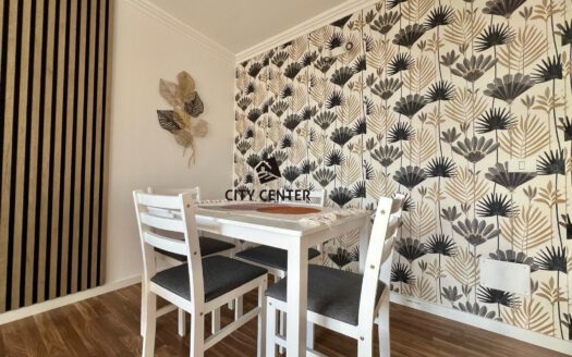 CONFORTABLE ESTUDIO AMARILLA GOLF