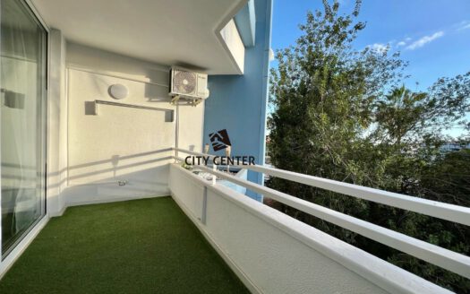 CONFORTABLE ESTUDIO AMARILLA GOLF