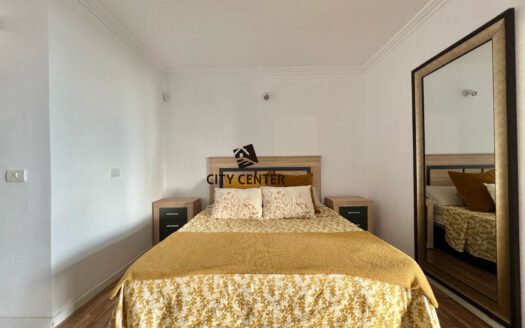 CONFORTABLE ESTUDIO AMARILLA GOLF